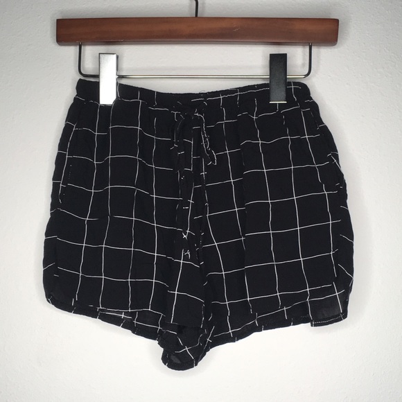 Brandy Melville Pants - Brandy Melville Black & White Shorts